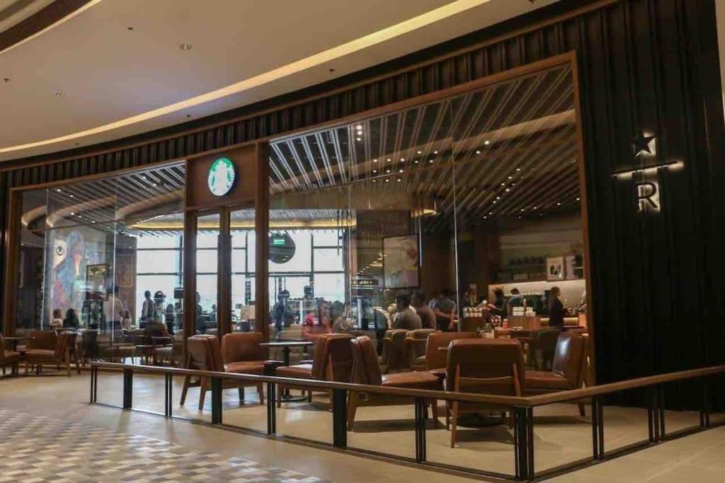 Apartment In Air Residences, Makati With Wifi, Netflix, Pool, Mall And More مانيلا المظهر الخارجي الصورة