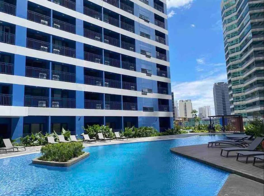 Apartment In Air Residences, Makati With Wifi, Netflix, Pool, Mall And More مانيلا المظهر الخارجي الصورة