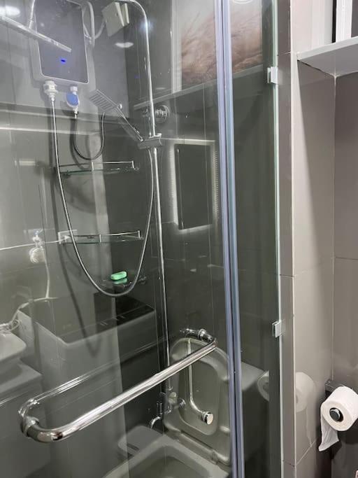 Apartment In Air Residences, Makati With Wifi, Netflix, Pool, Mall And More مانيلا المظهر الخارجي الصورة